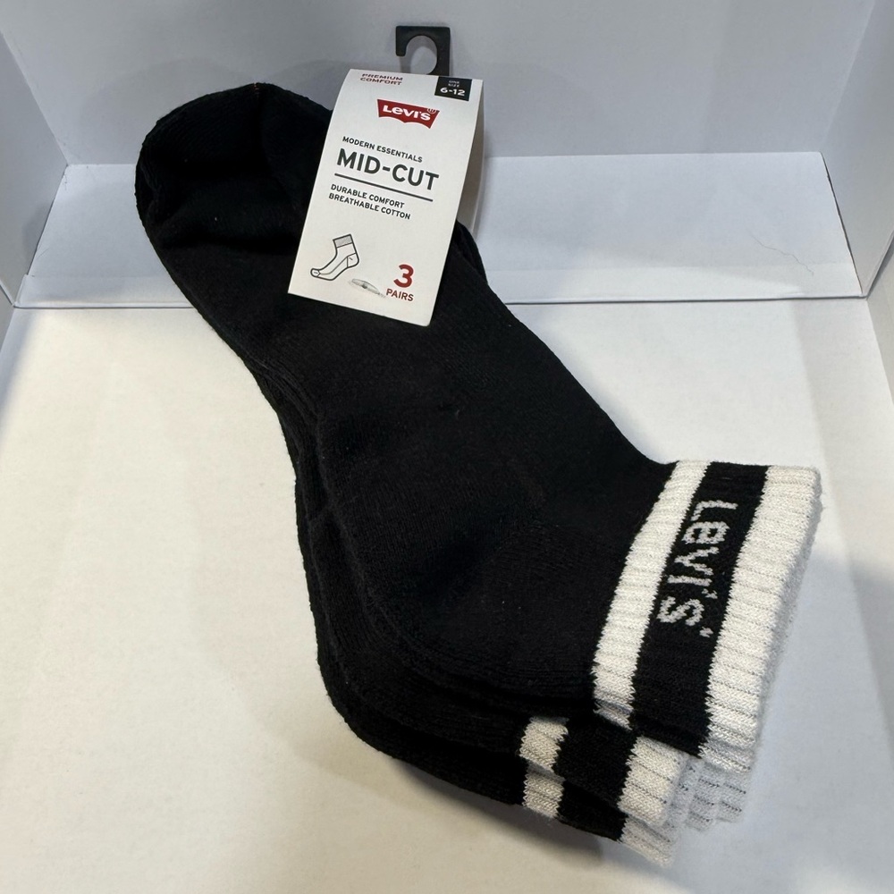Levi’s Mid-Cut Black Socks 3-Pack Logo Stripe One Size NWT